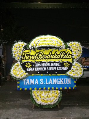 Papan Bunga Duka di Damai